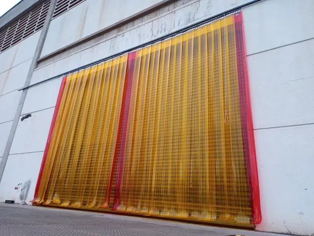 Cortina de PVC Anti-Inseto Amarela — variação 3