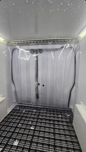 Cortina de PVC para Caminhão Baú e Utilitários — variação 4