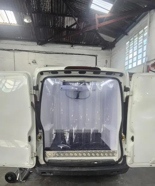 Cortina de PVC para Caminhão Baú e Utilitários — variação 5