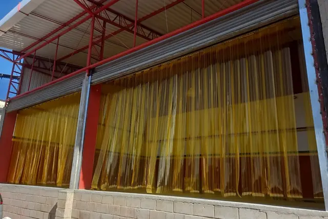 Cortina de PVC Estriada Reforçada para Docas — variação 5